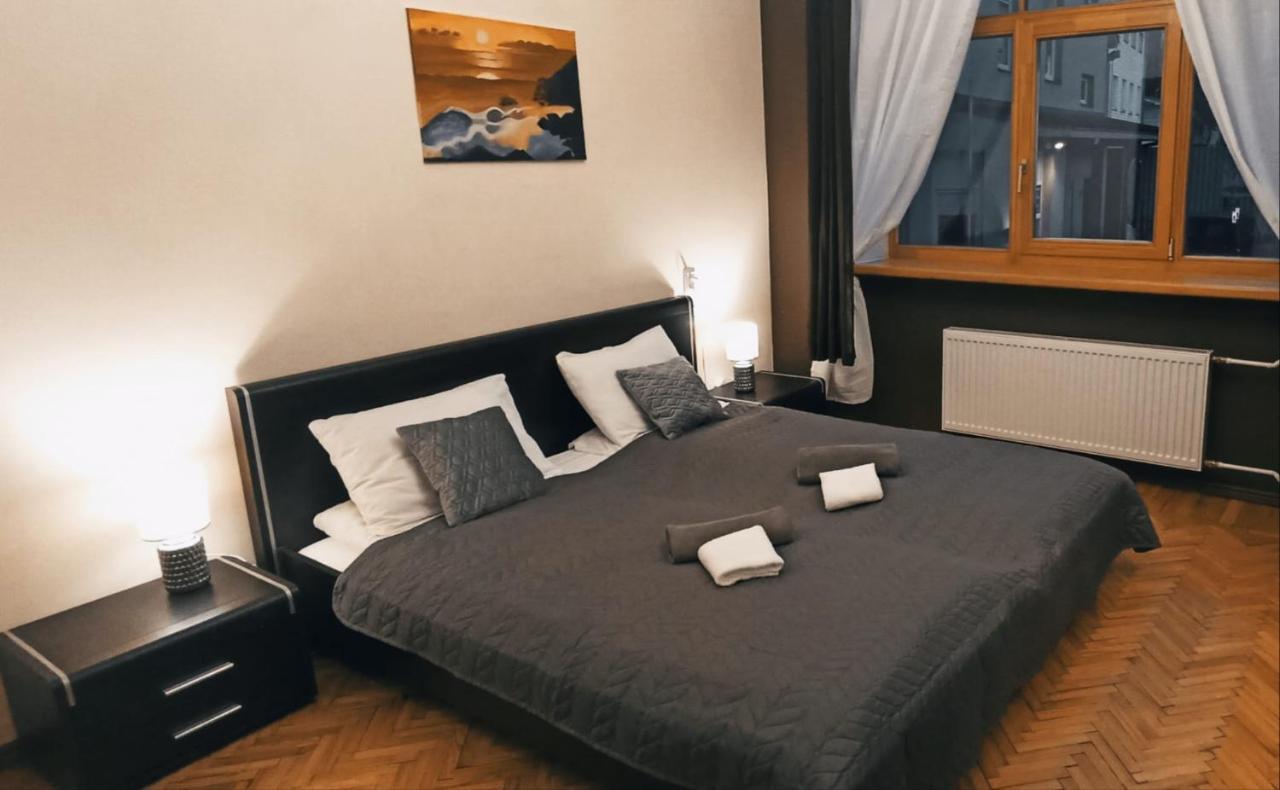 Ideally Located Center 2 Bedrooms Spacious Dzīvoklis *