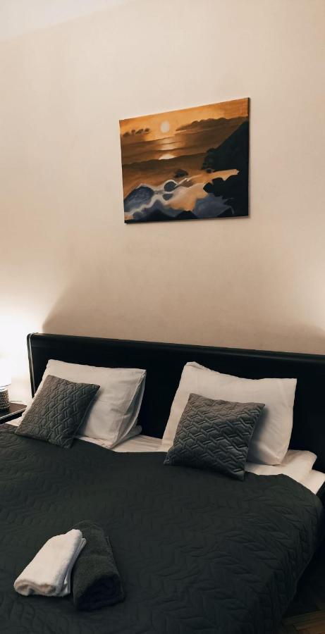 Ideally Located Center 2 Bedrooms Spacious * Riga