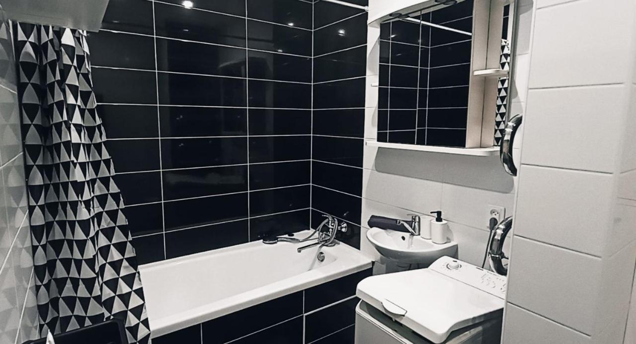 Ideally Located Center 2 Bedrooms Spacious * Riga
