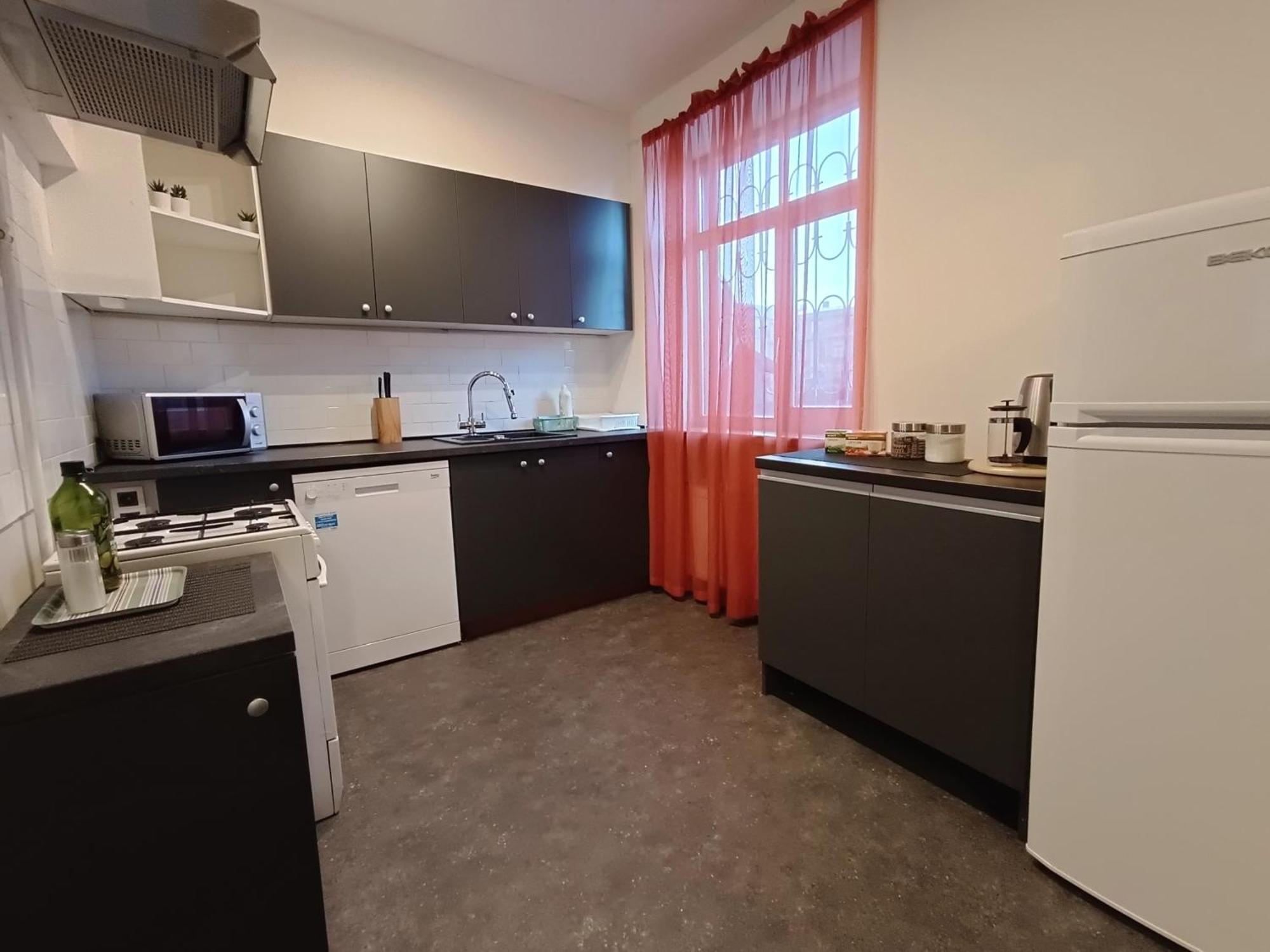 Dzīvoklis Ideally Located Center 2 Bedrooms Spacious