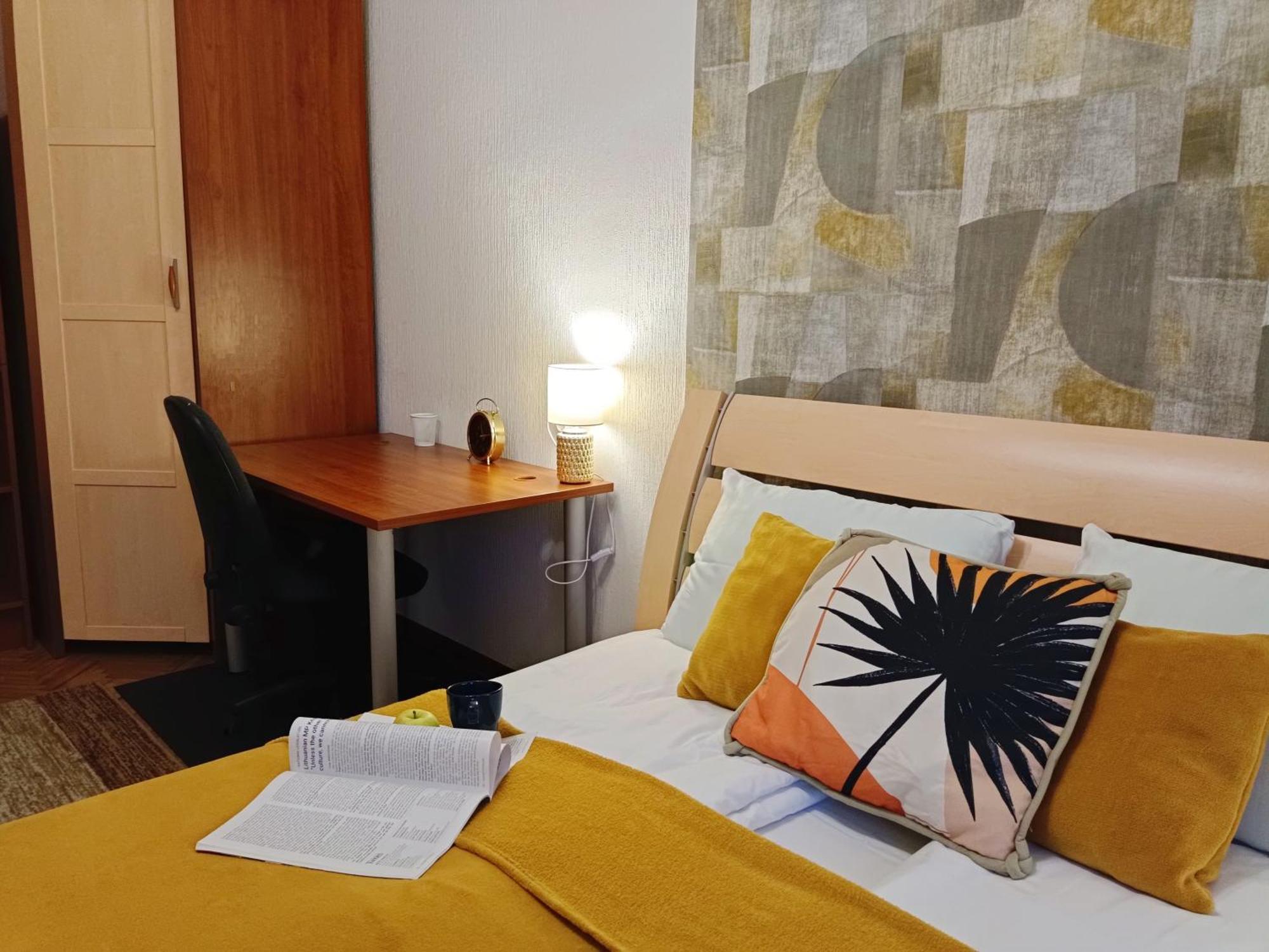 Ideally Located Center 2 Bedrooms Spacious *