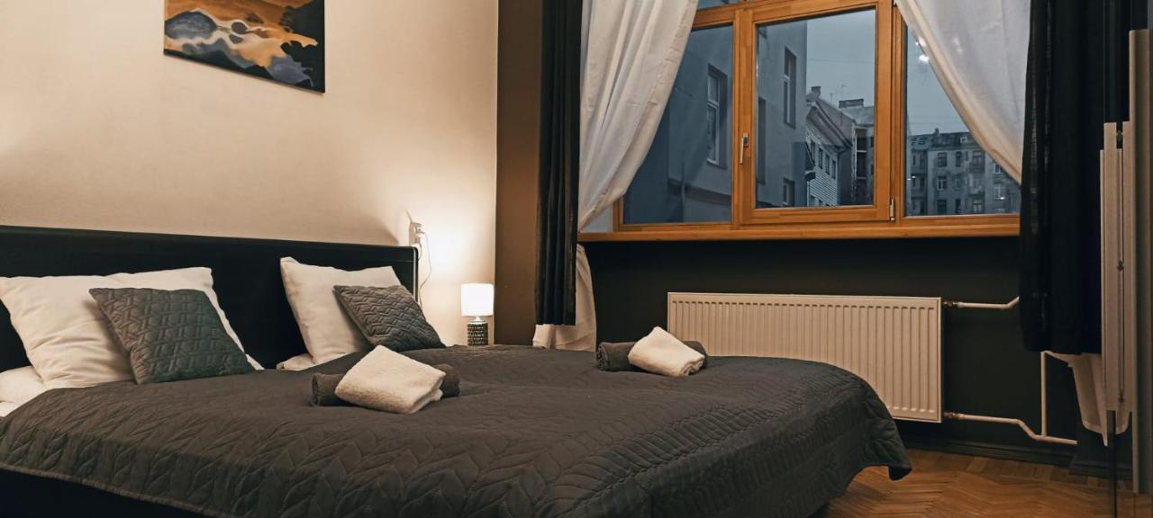 Ideally Located Center 2 Bedrooms Spacious Апартаменты *